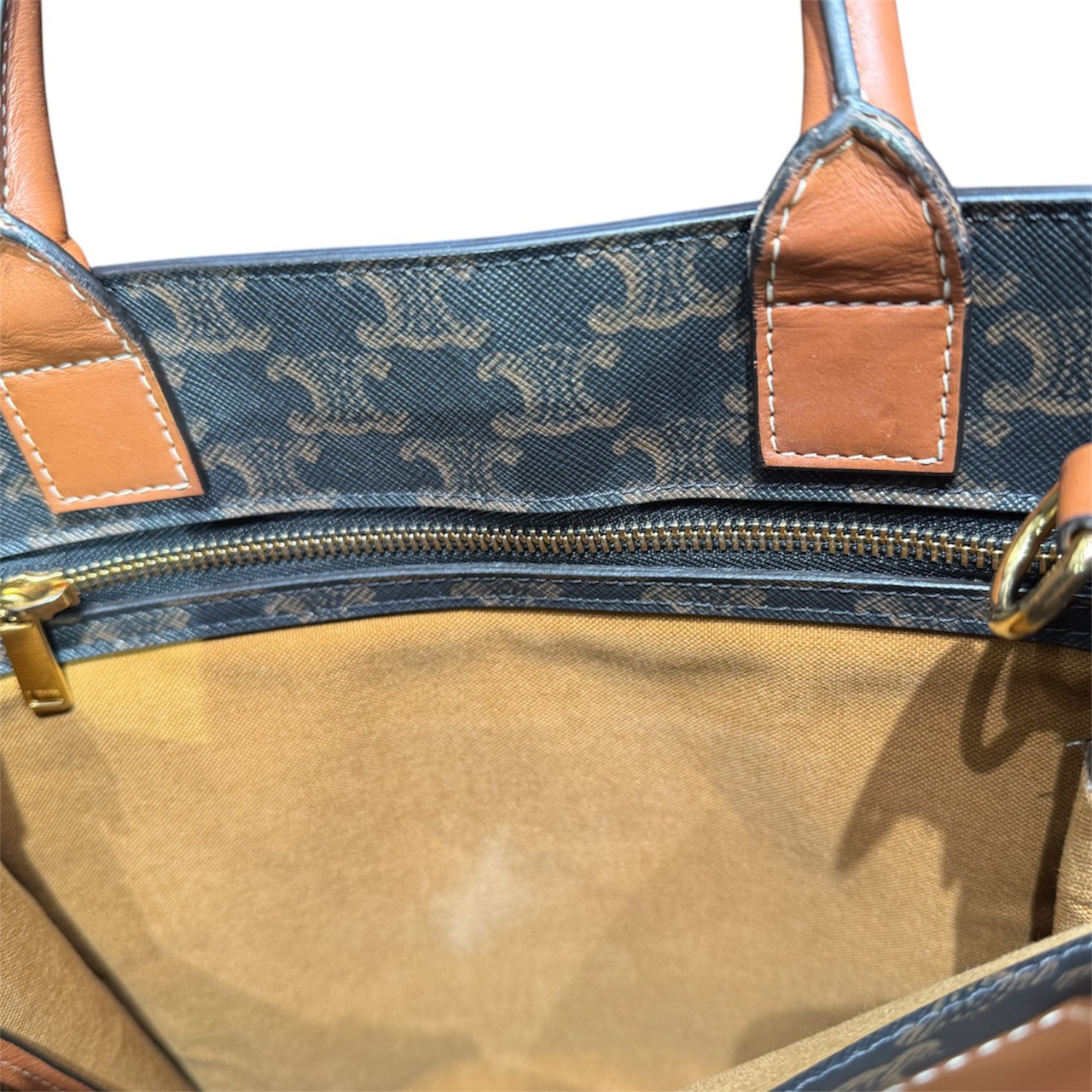 CELINE セリーヌトリオンフ バーティカル カバ トートバッグ Trionnu Small Vertical Cabas Tote Bag 191542BZK.04LV - 画像 (11)