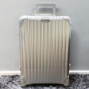 RIMOWA キャビンスーツケース シルバー
