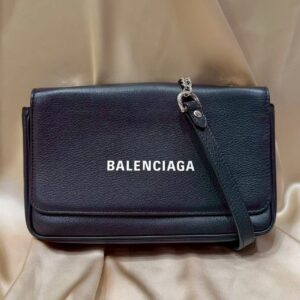 バレンシアガ　BALENCIAGA　エブリデイ　チェーンウォレット　ブラック　537387