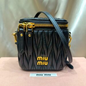 ミュウミュウ MIUMIU　マテラッセ マイクロバッグ　5NR018