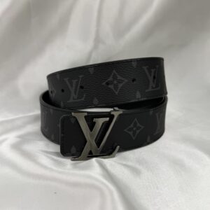 ルイヴィトン LOUIS VUITTON M9043T ＃95 LVイニシャル リバーシブル