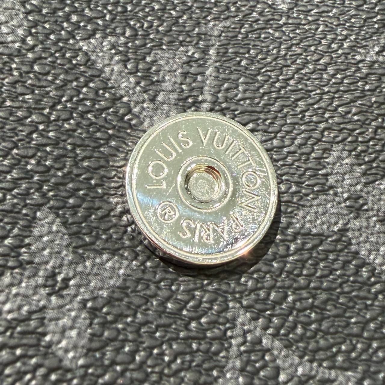 LOUIS VUITTON ルイヴィトン M11613 エンベロップ・ポーチ エクリプス ブラック - 画像 (12)