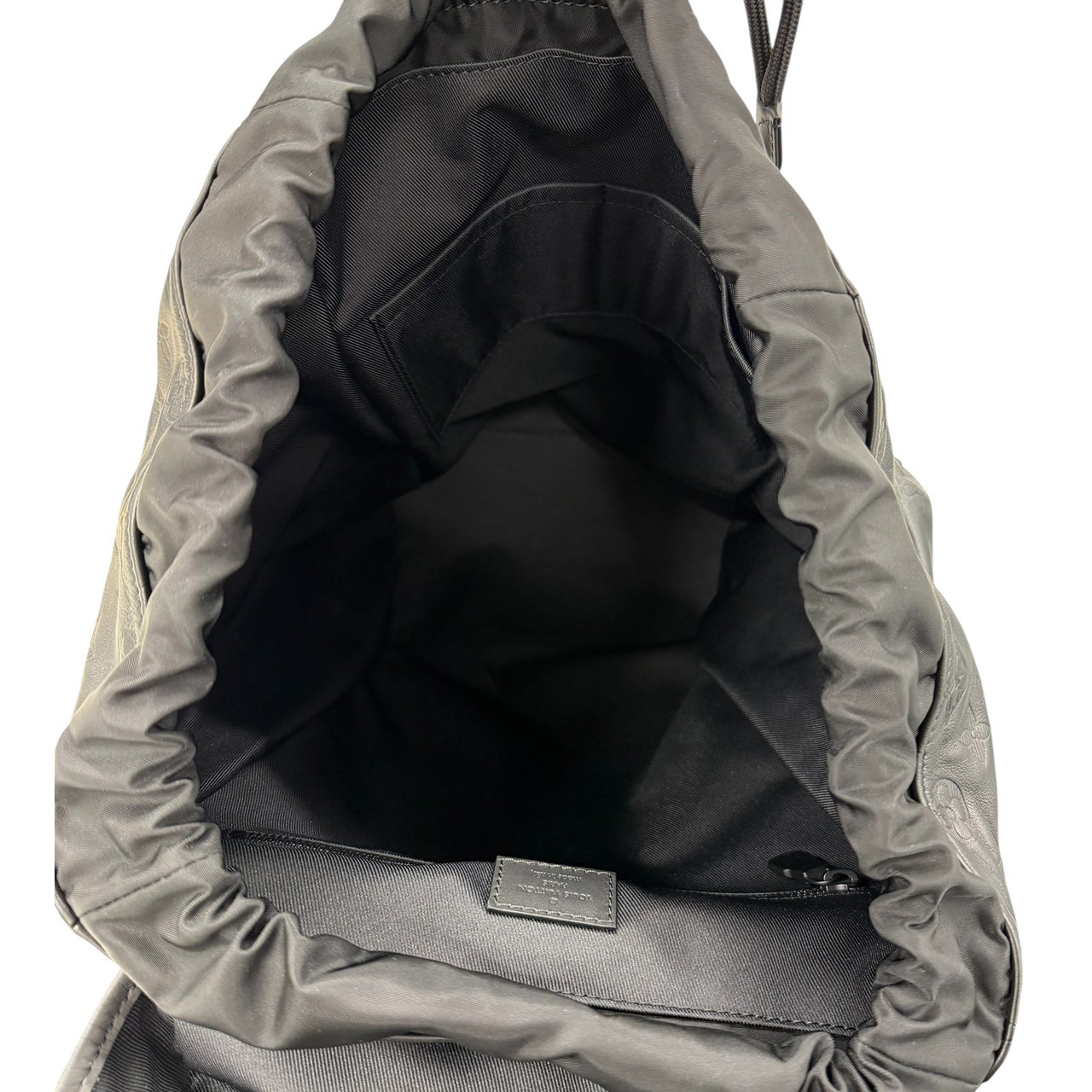 LOUIS VUITTON ルイヴィトン M43680 ディスカバリーバックパック モノグラムシャドウ ブラック - 画像 (9)