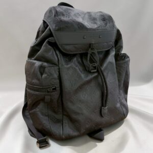 LOUIS VUITTON ルイヴィトン M43680 ディスカバリーバックパック モノグラムシャドウ ブラック