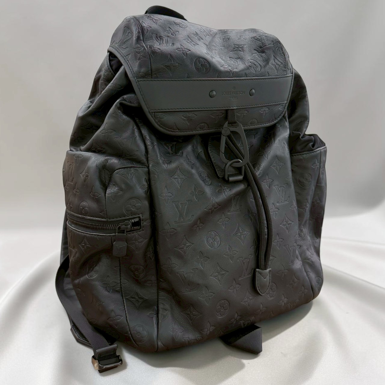 LOUIS VUITTON ルイヴィトン M43680 ディスカバリーバックパック モノグラムシャドウ ブラック