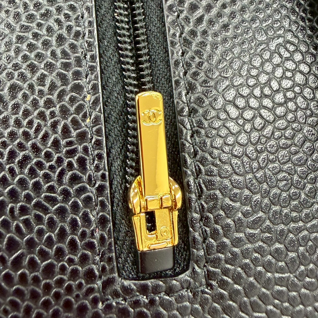 シャネル CHANEL AP0250 マトラッセチェーンウォレット 29番台(2019年頃) ブラック×ゴールド金具 - 画像 (16)