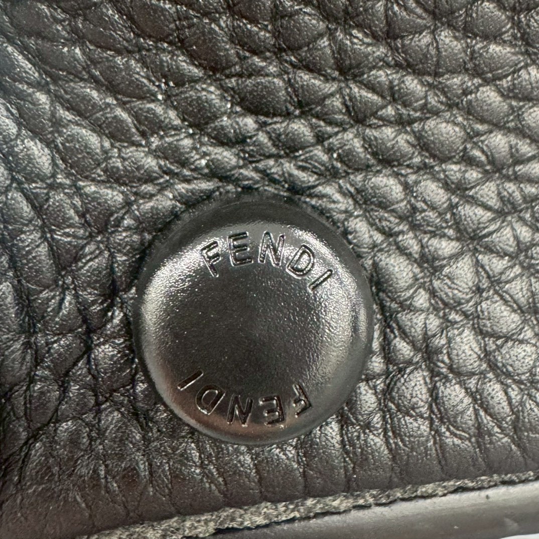 FENDI フェンディ 7VA530 セレリアピーカブー ISeeU スモール ブラック - 画像 (19)