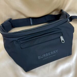 Burberry バーバリー 8069773 ボディバッグ ブラック