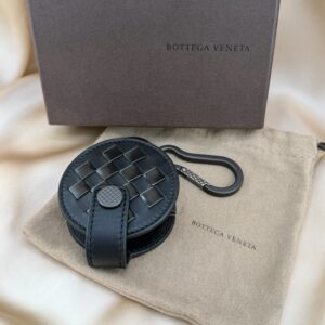 Bottega Veneta  ボッテガヴェネタ イントレチャート バッグチャーム ブラック