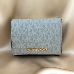 (紙なし)MICHAEL KORS マイケルコース 35S3GTVE2V コンパクト ウォレット ミディアム - MKシグネチャー ベージュ