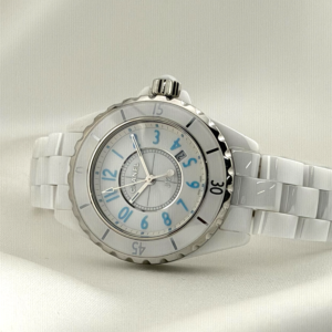 CHANEL　H3826　J12　ブルーライト