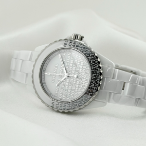CHANEL　J12　ウォンテッドドゥシャネル　ホワイト