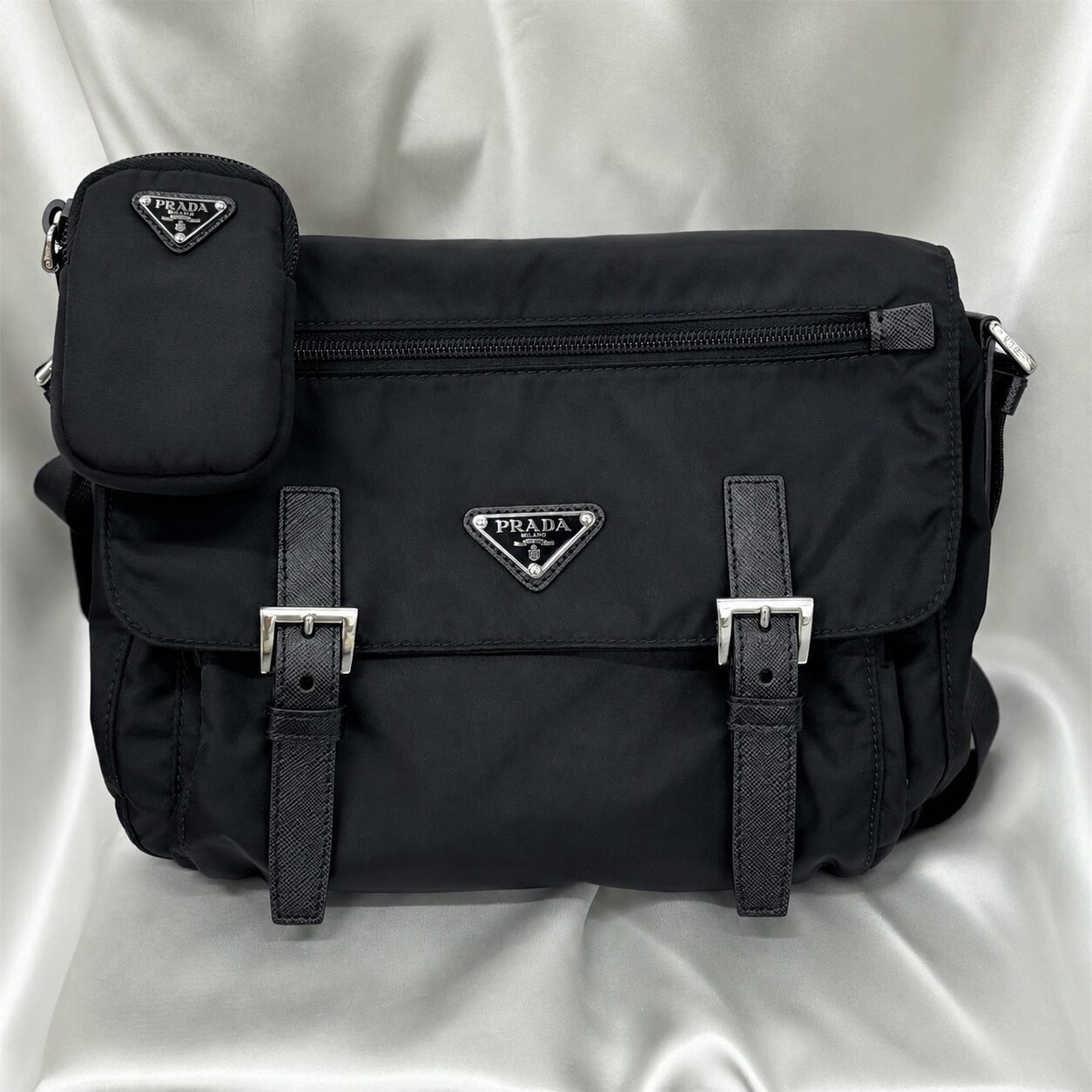 プラダ PRADA ナイロンショルダーバッグ ポーチ付き 1BD953 ブラック