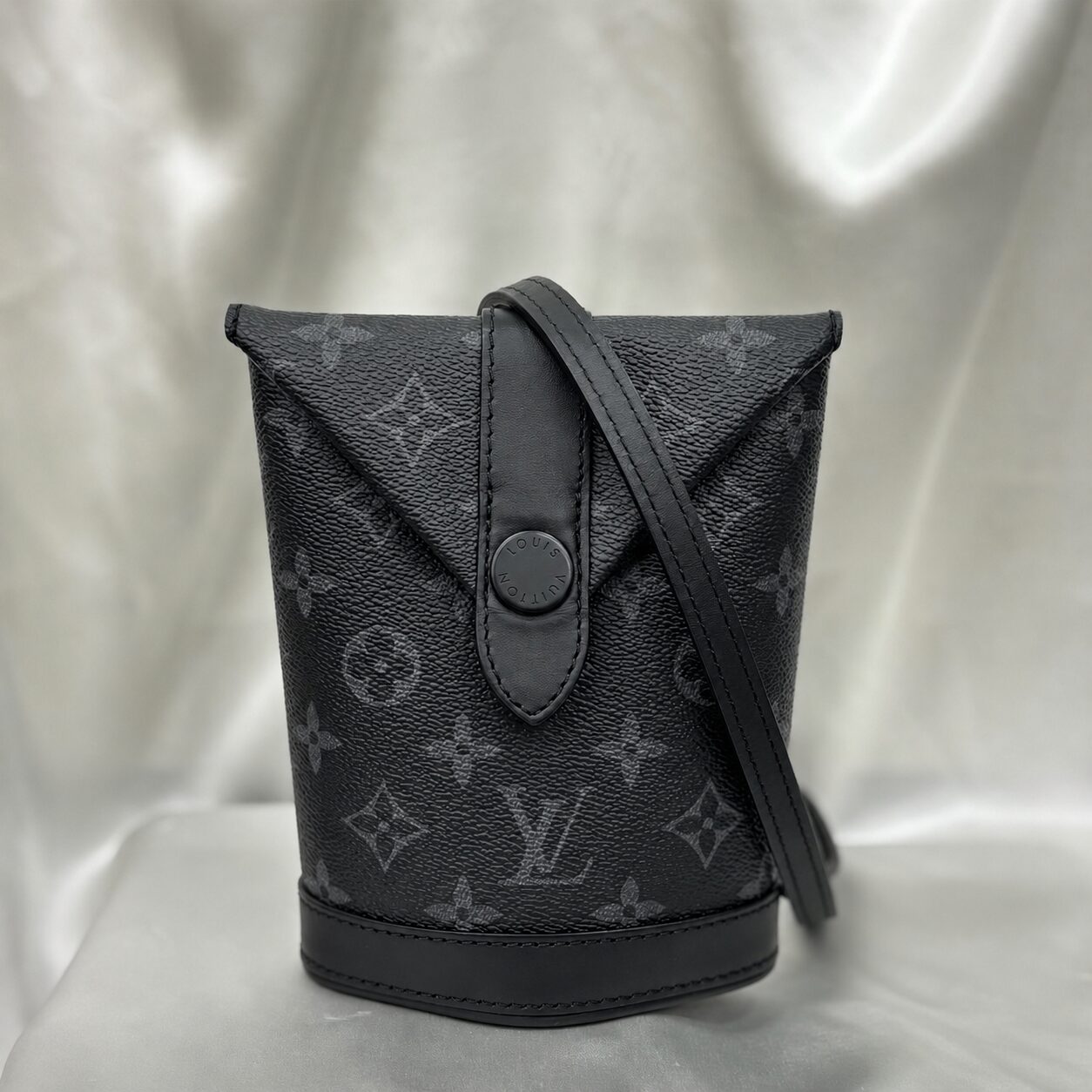 LOUIS VUITTON ルイヴィトン M11613 エンベロップ・ポーチ エクリプス ブラック